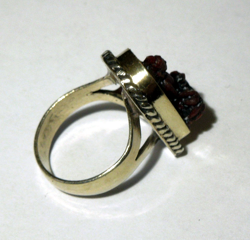 Prsten s Buddhou - rudý