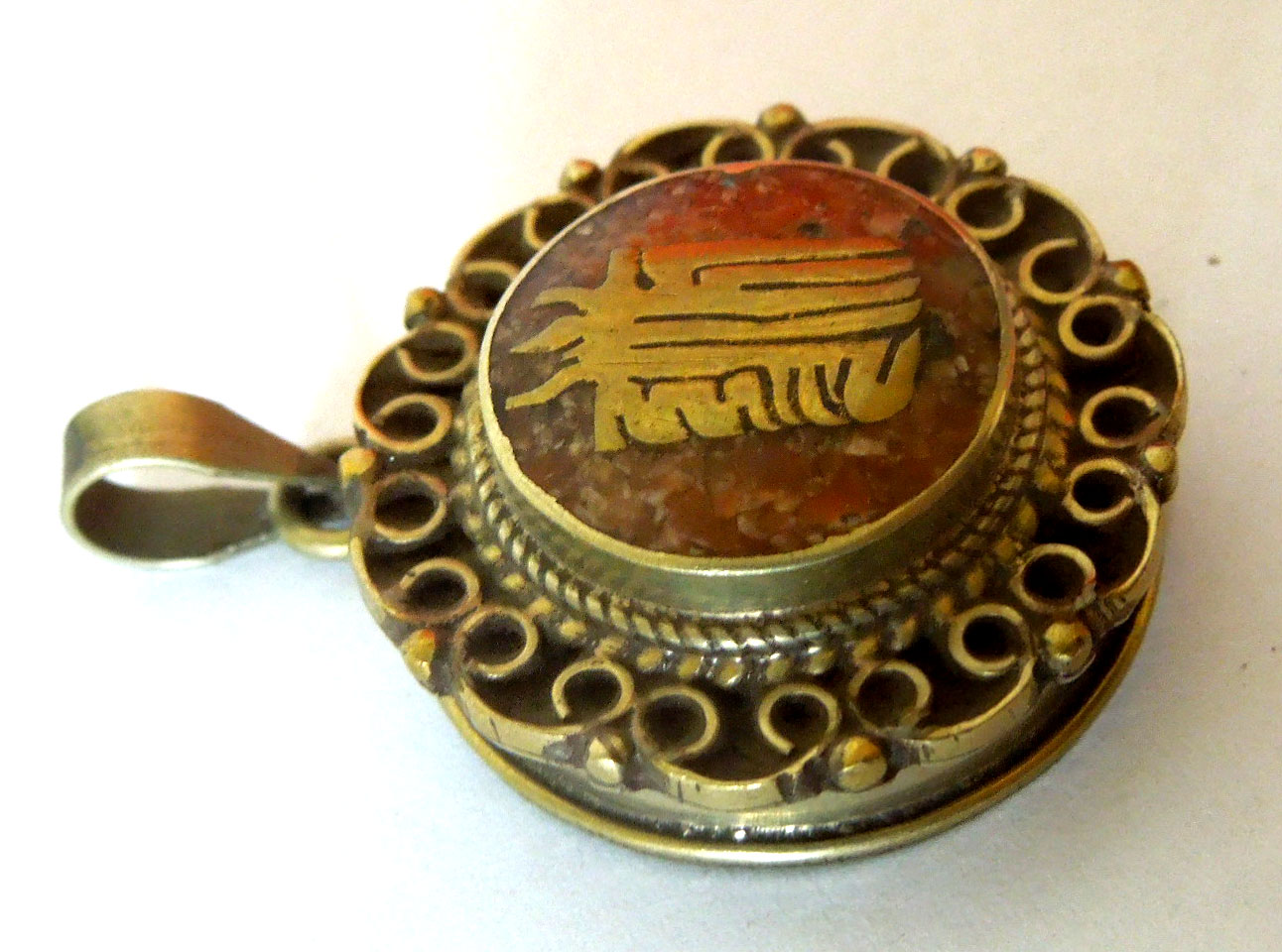 Gau s Kalačakra mantrou