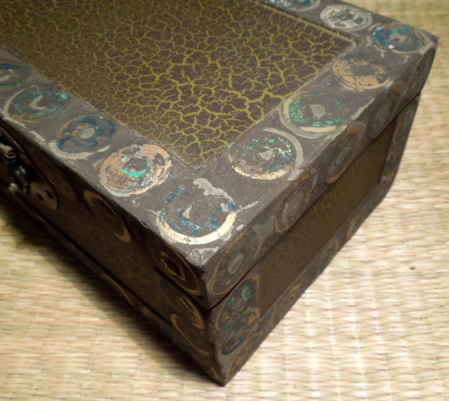 Kazeta s čínskými mincemi